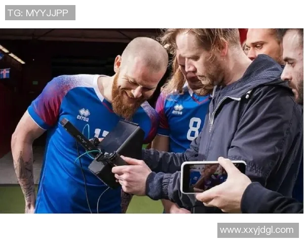 足球明星背后的幽默故事与有趣记者的奇妙互动