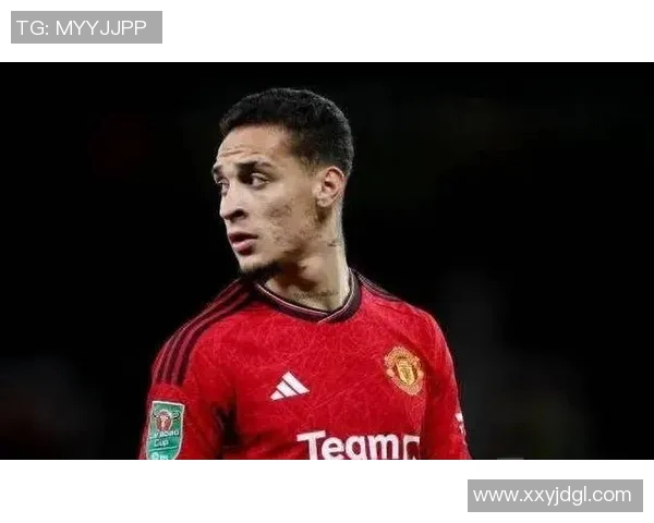 足球巨星的儿子崭露头角未来之星展现惊人潜力与父亲相似的天赋与努力